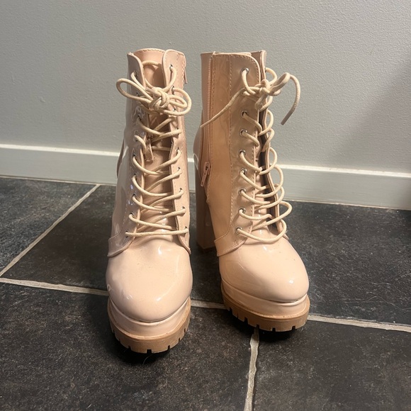 Block heel ankle booties - Picture 3 of 5